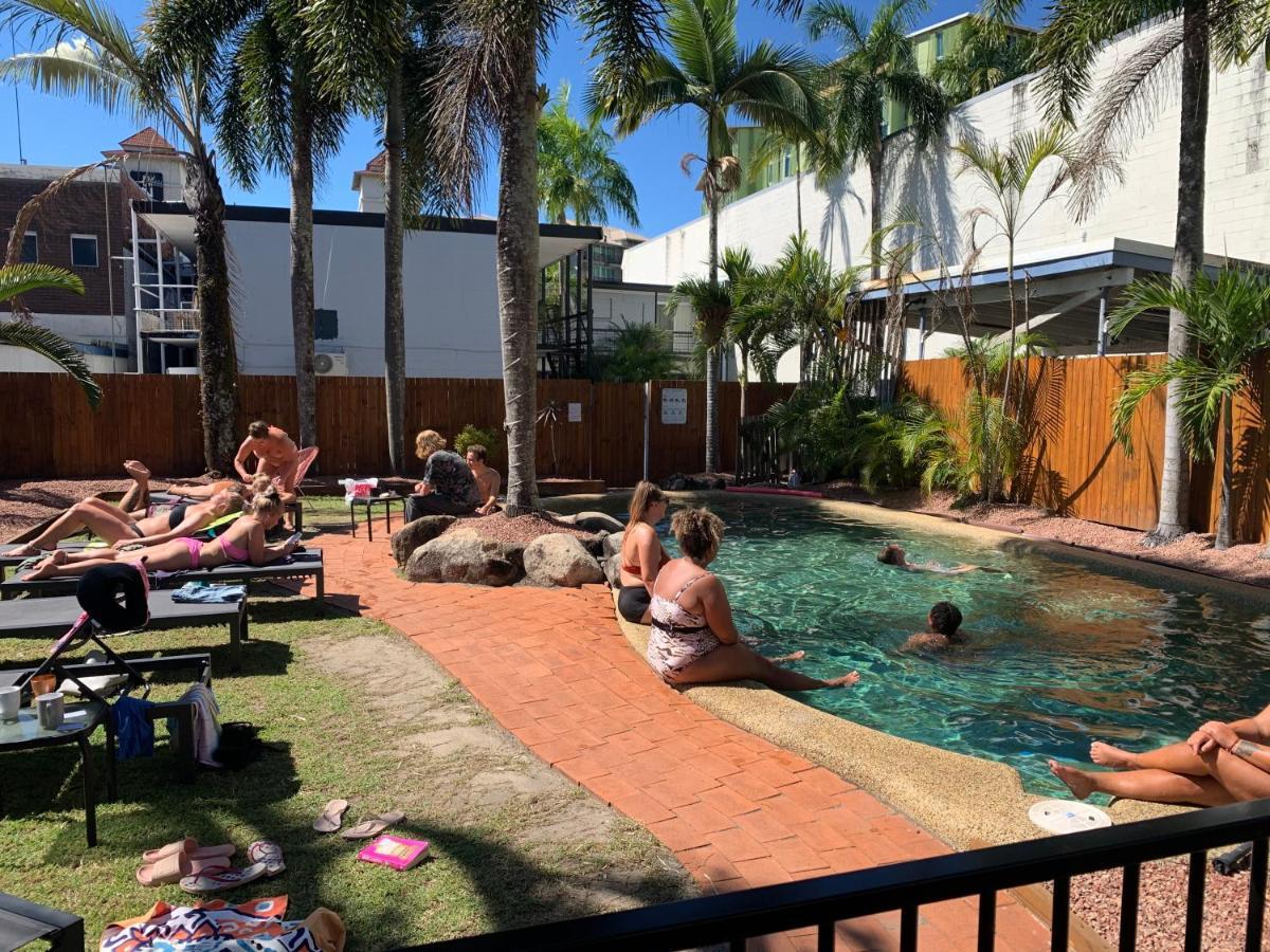 Mumma'S Hostel Cairns Exterior photo