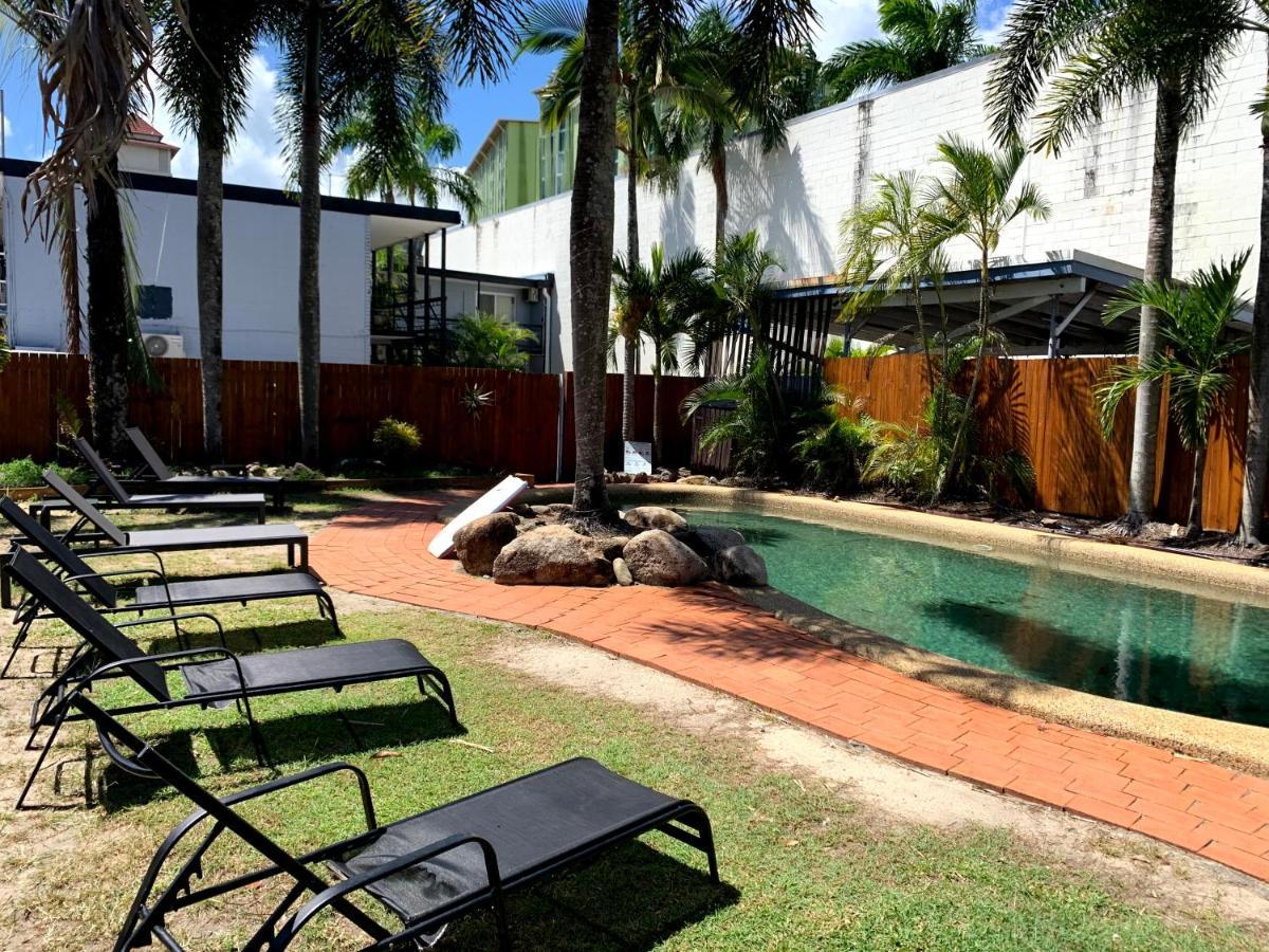 Mumma'S Hostel Cairns Exterior photo